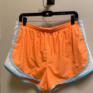 Nike women’s tempo running shorts
